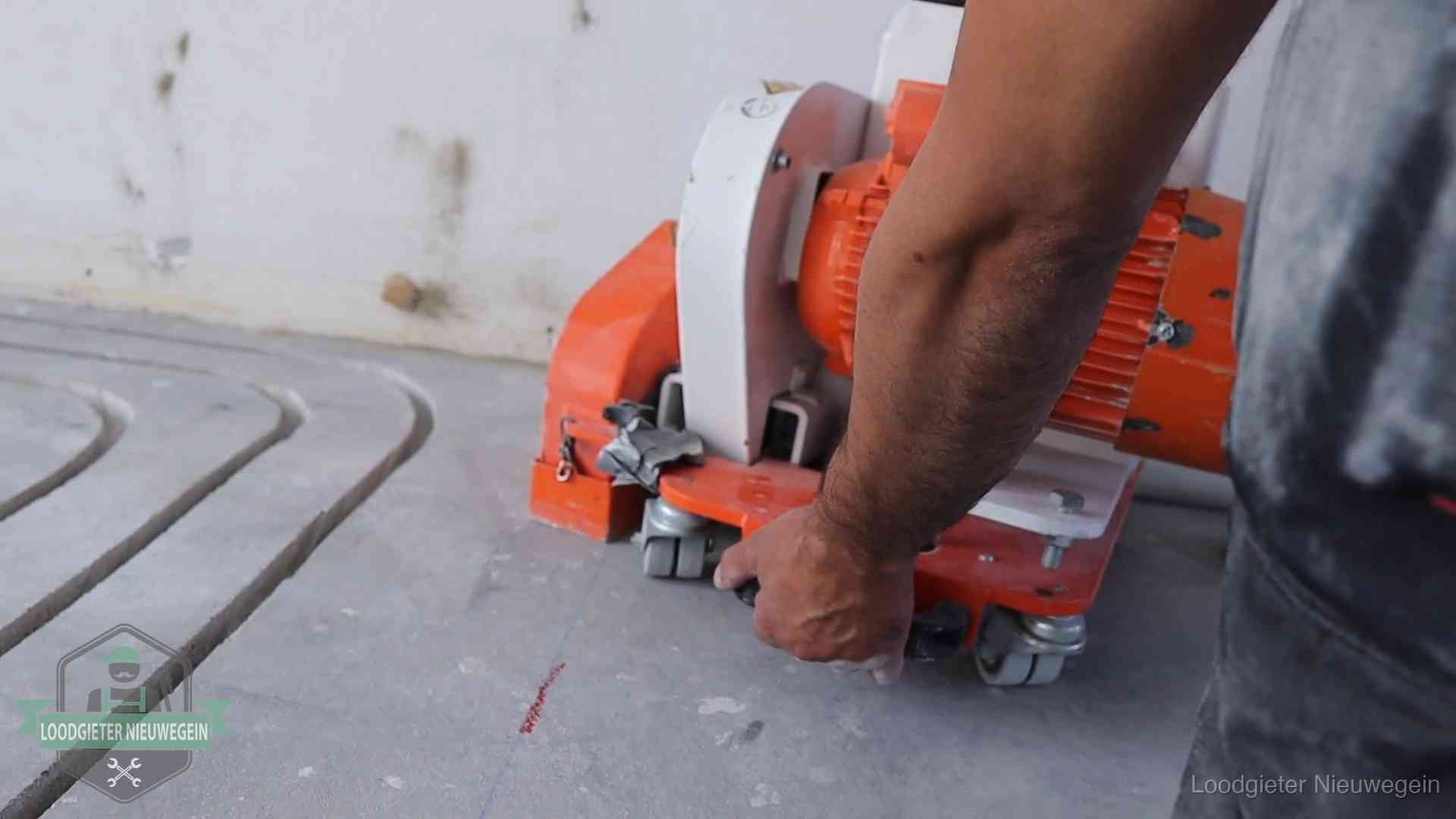 Sleuvenpatroon voor vloerverwarming in de dekvloer van een woning in Nieuwegein